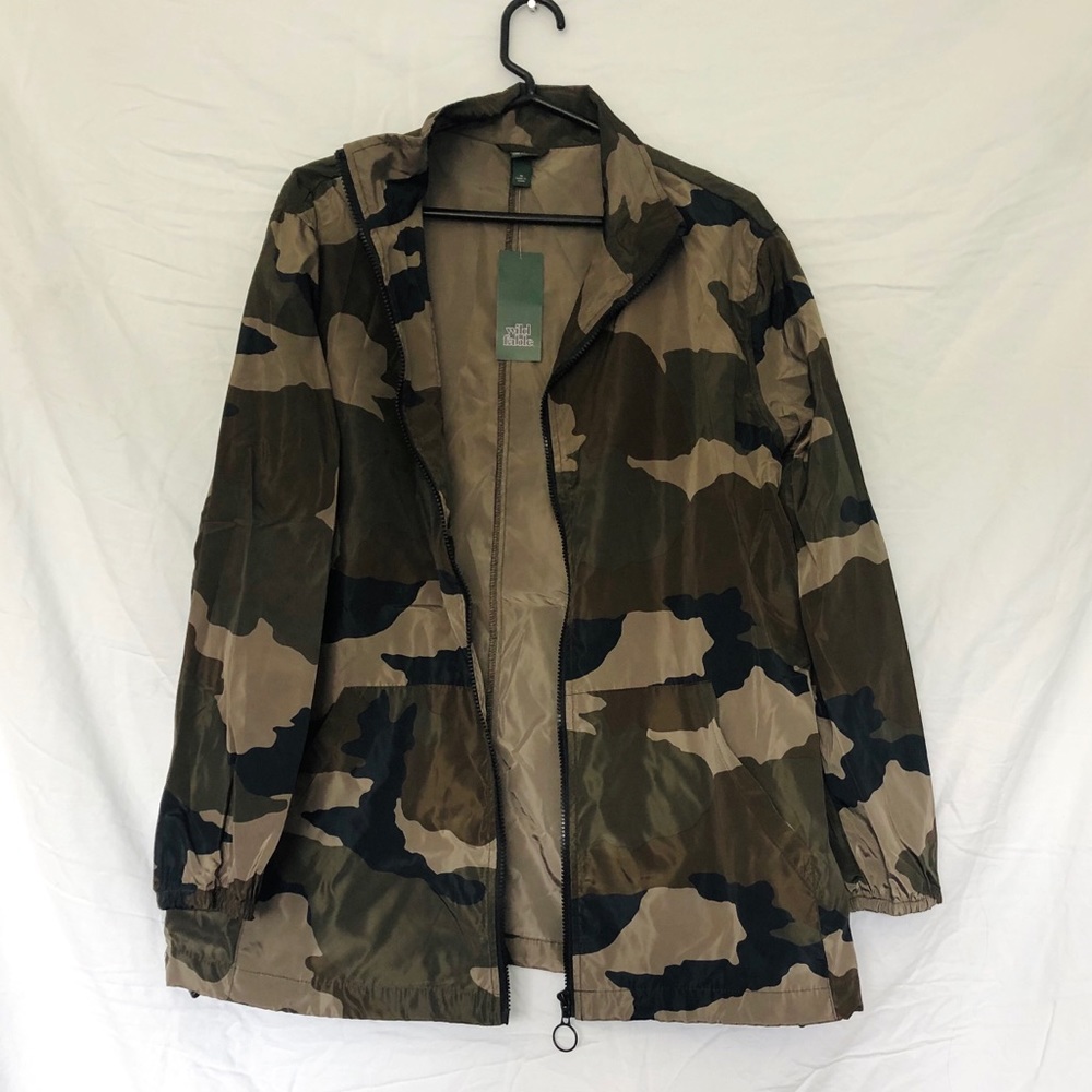 Camouflage rain jacket/ wind breaker